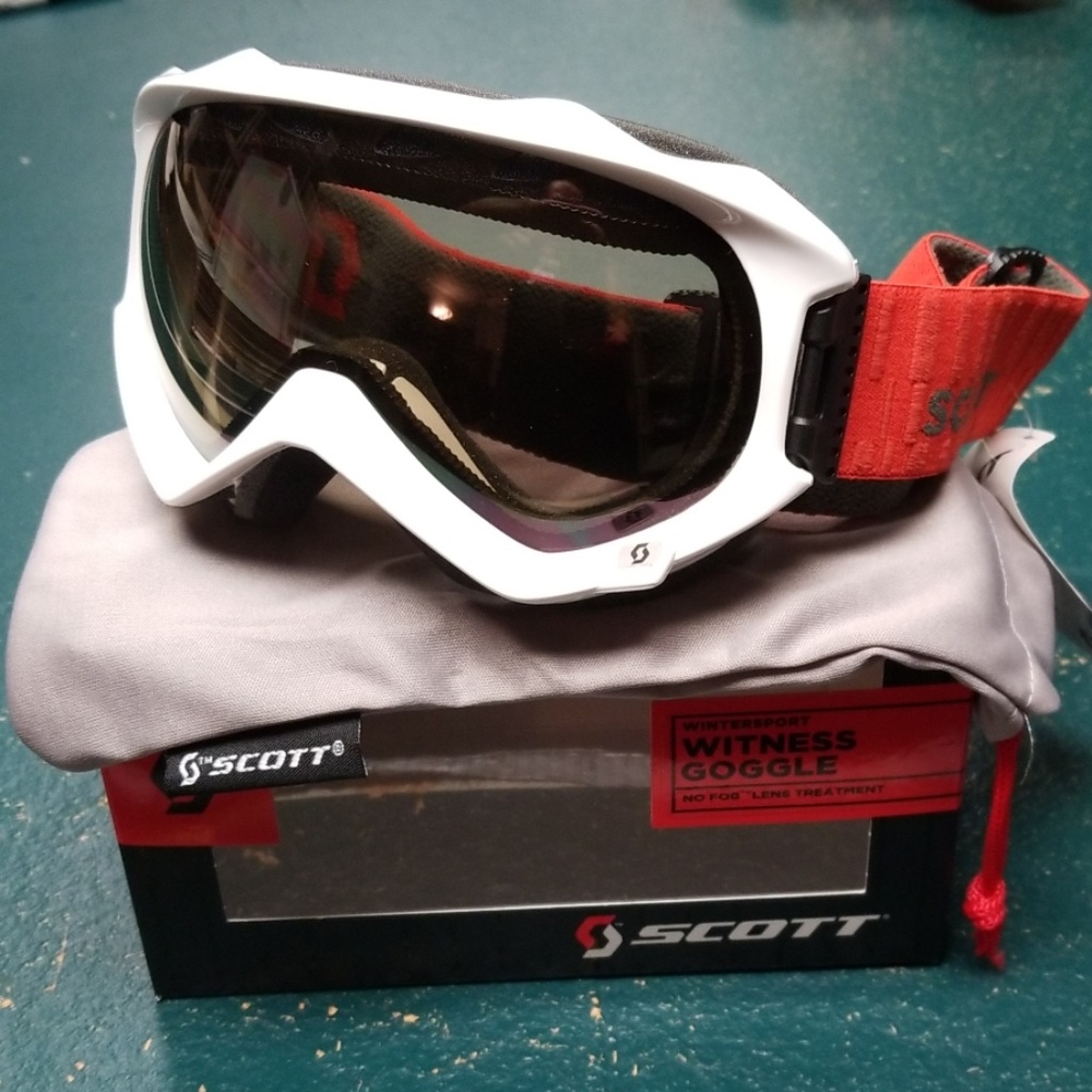 Scott Witness white snow ski smith goggles